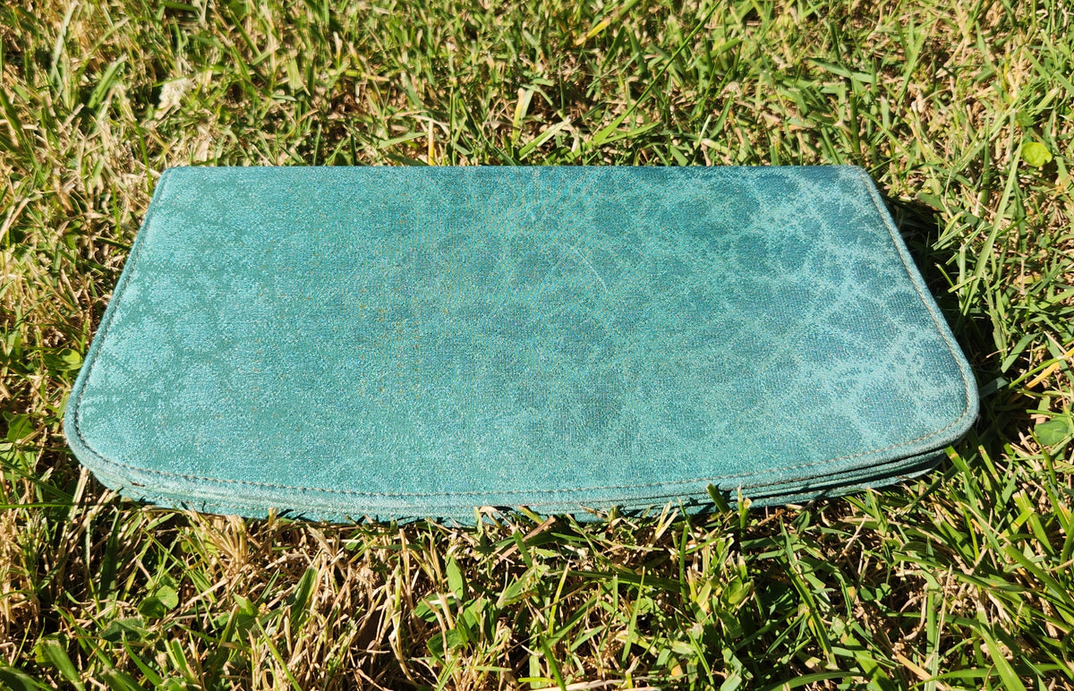 Green vintage clutch