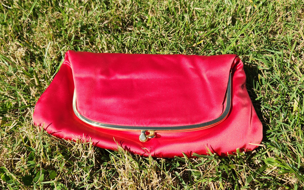 Vintage red clutch